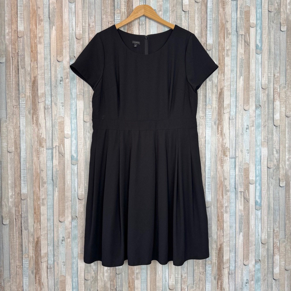 Talbots 18 Black Short Sleeve Fit & Flare Pleated Dress Travel Career Office